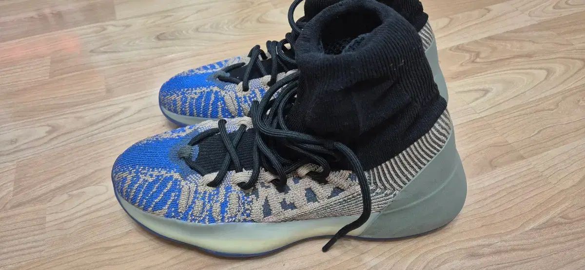 アディダス イージー バスケットボール ニット バスケシューズ HP 5613
