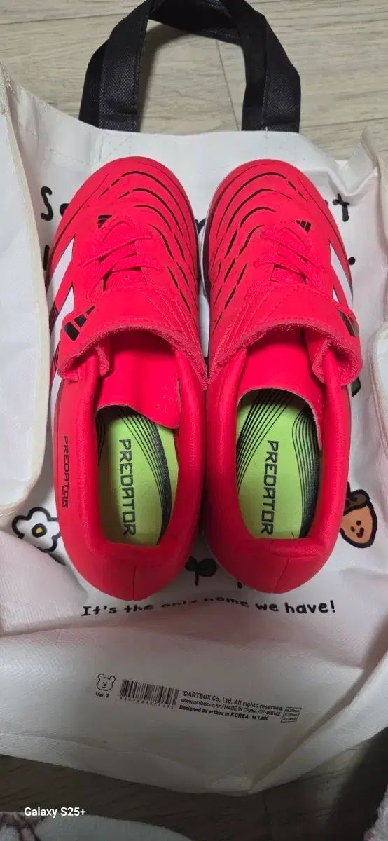 アディダス プレデター サッカーシューズ レッド