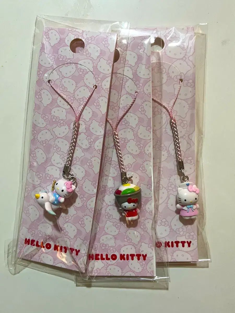 ハローキティ 50周年限定 ストラップ まとめ - メルカリ