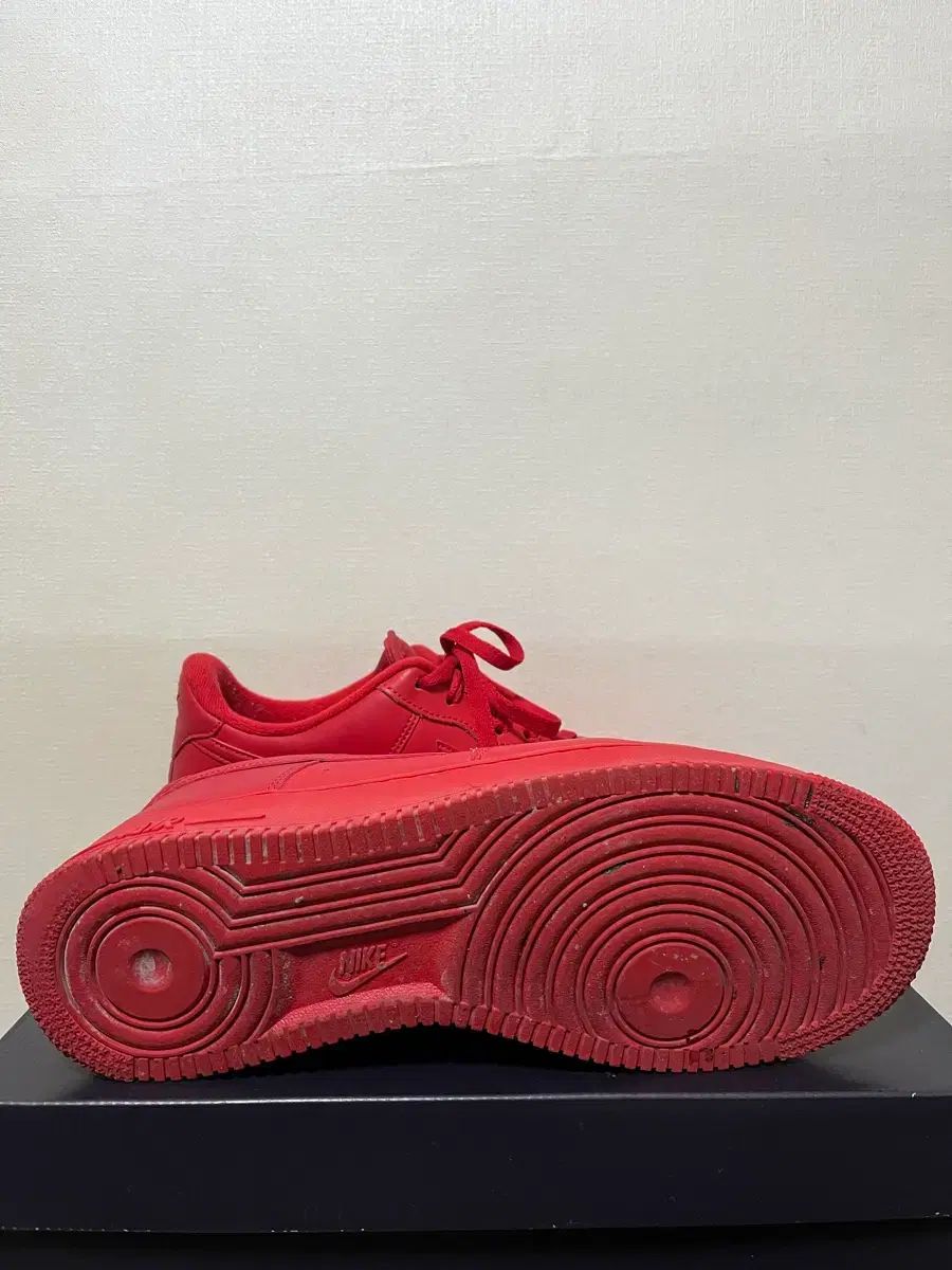  285 ナイキ エアフォース 1 07 LV 8 ロー トリプル レッド スニーカー 靴