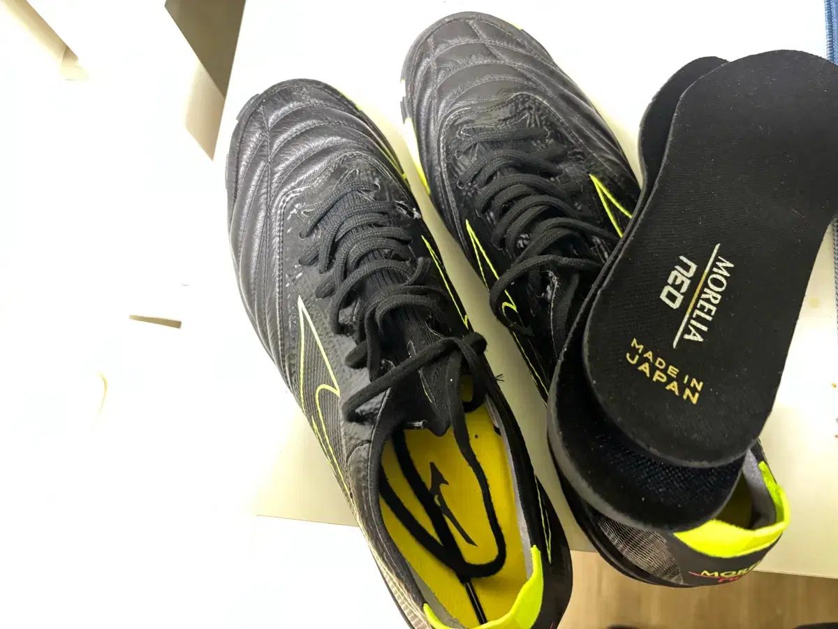 mizuno モレリア サラベータ NEO ジャパン tf 275 mm