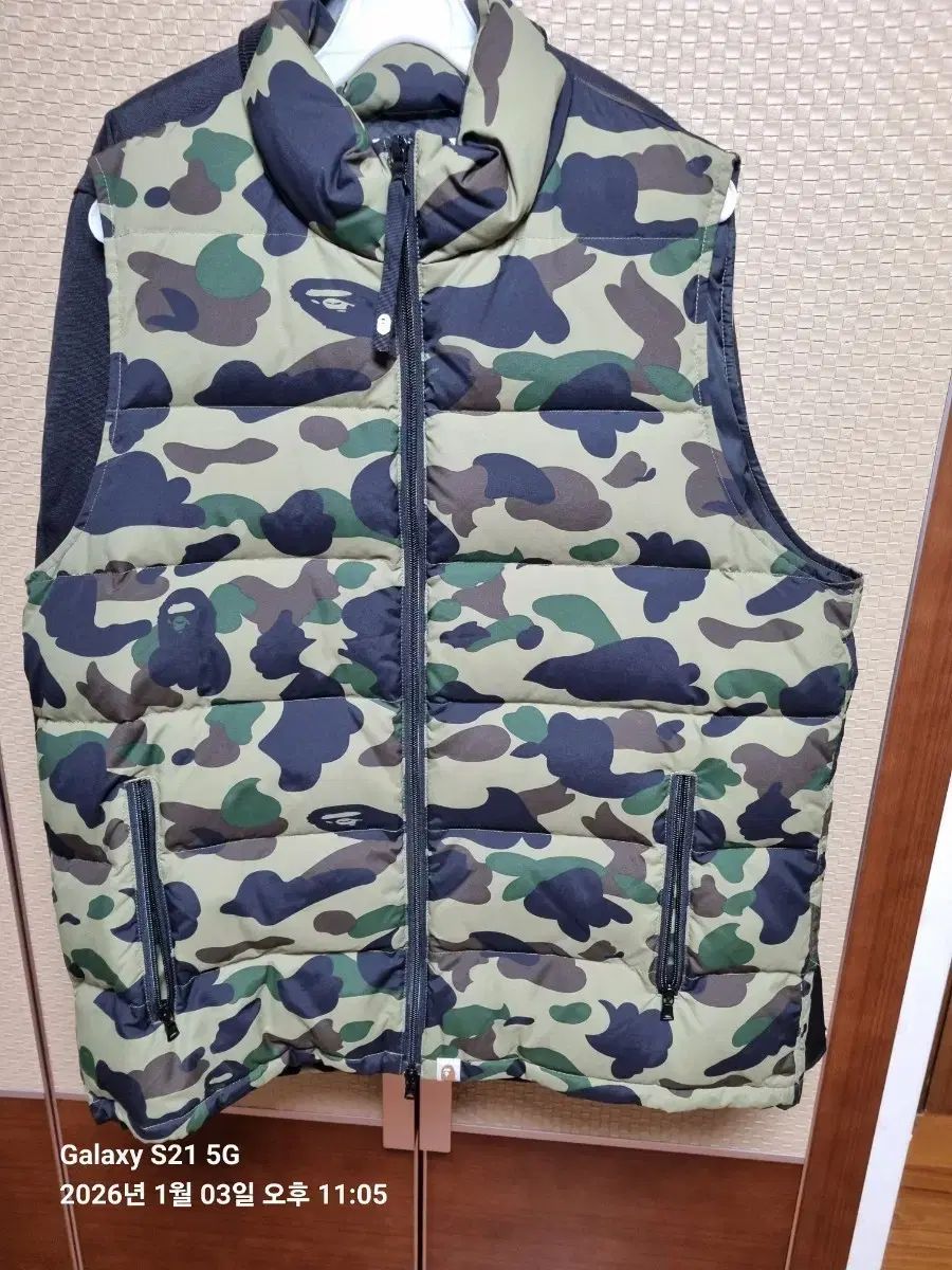 A BATHING APE アベイシングエイプ 迷彩柄 ダウンベスト xl