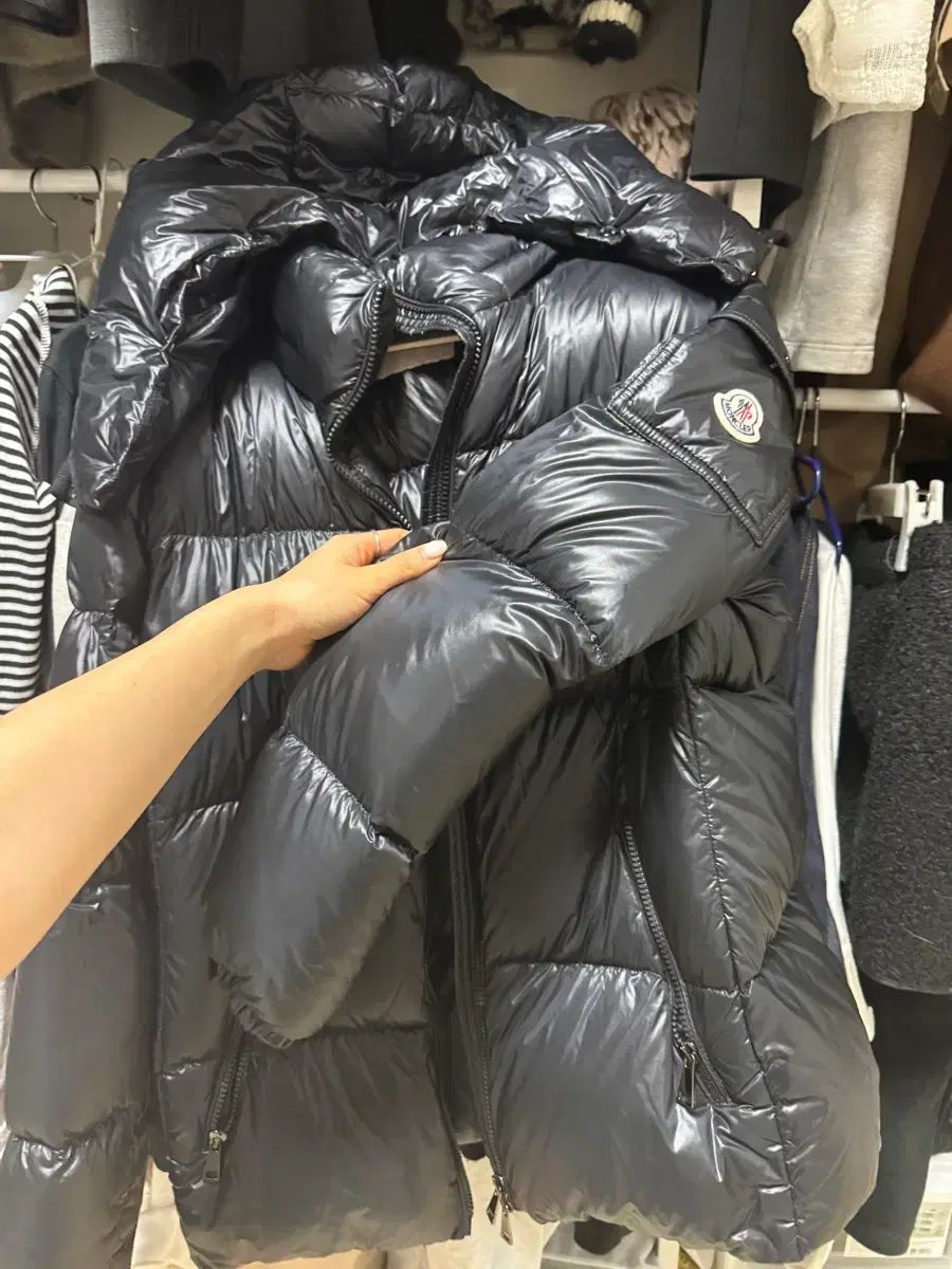 モンクレール プルミエール 帽子 取り外し 販売 破れあり