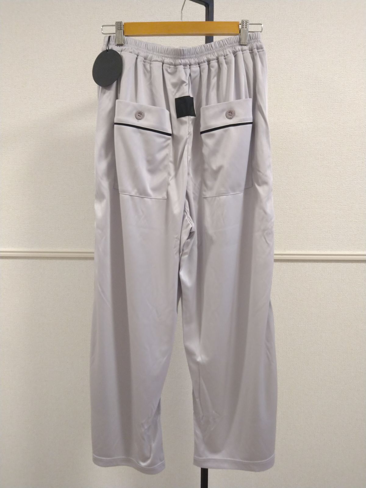  ♥ 25 ss LEONA JOG TROUSERS コグザビッグスモーク トラックトラウザーズ パンツ ボトム シルバー ワイドパンツ イージーパンツ パンツ