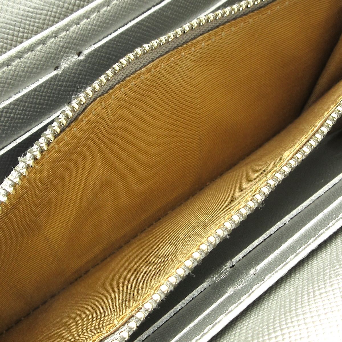  アクセソワ ドゥ マドモワゼル 長財布 ダークネイビー シルバー ビジュー ビー 蜂 型押し加工 がま口 レザー その他 小物