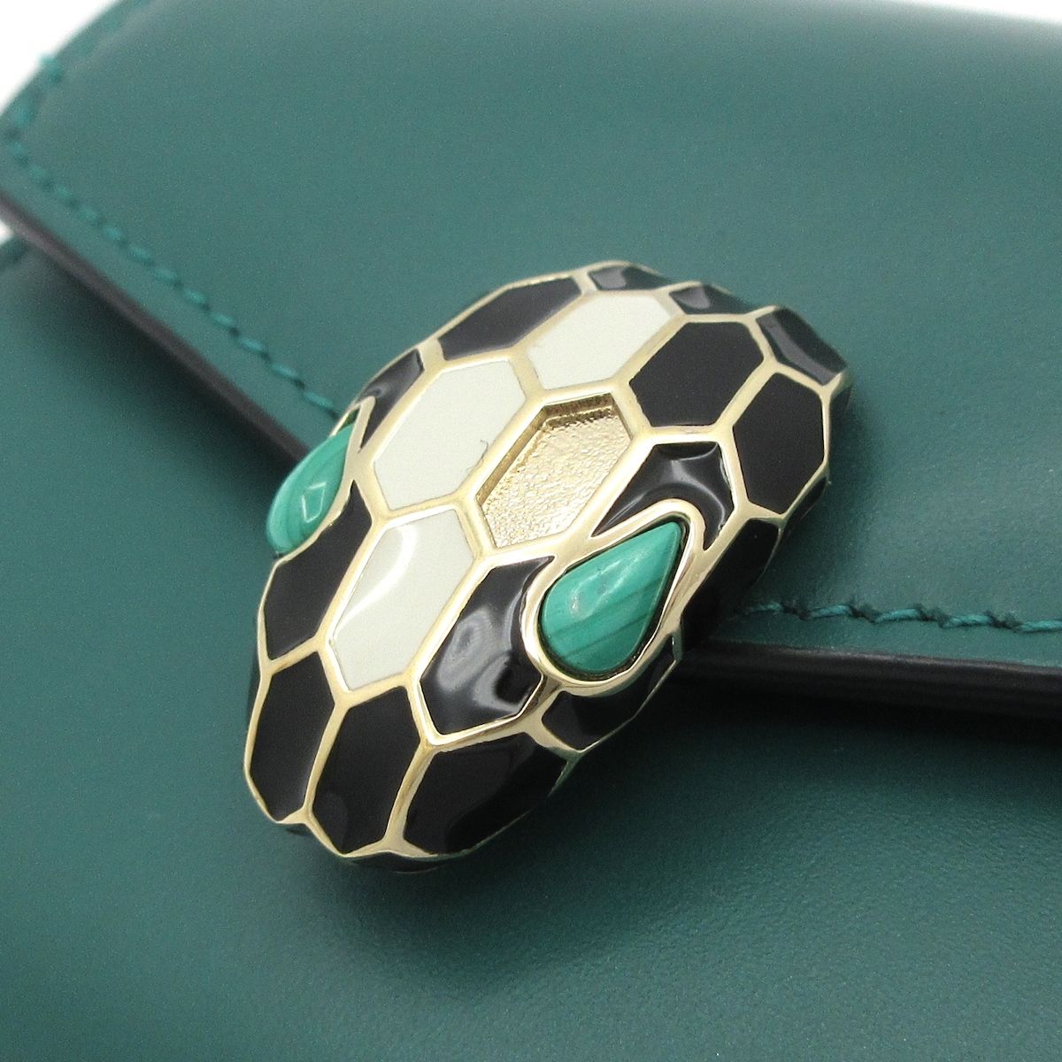 BVLGARI(ブルガリ) 3つ折り財布 セルペンティ グリーン レザー - メルカリ
