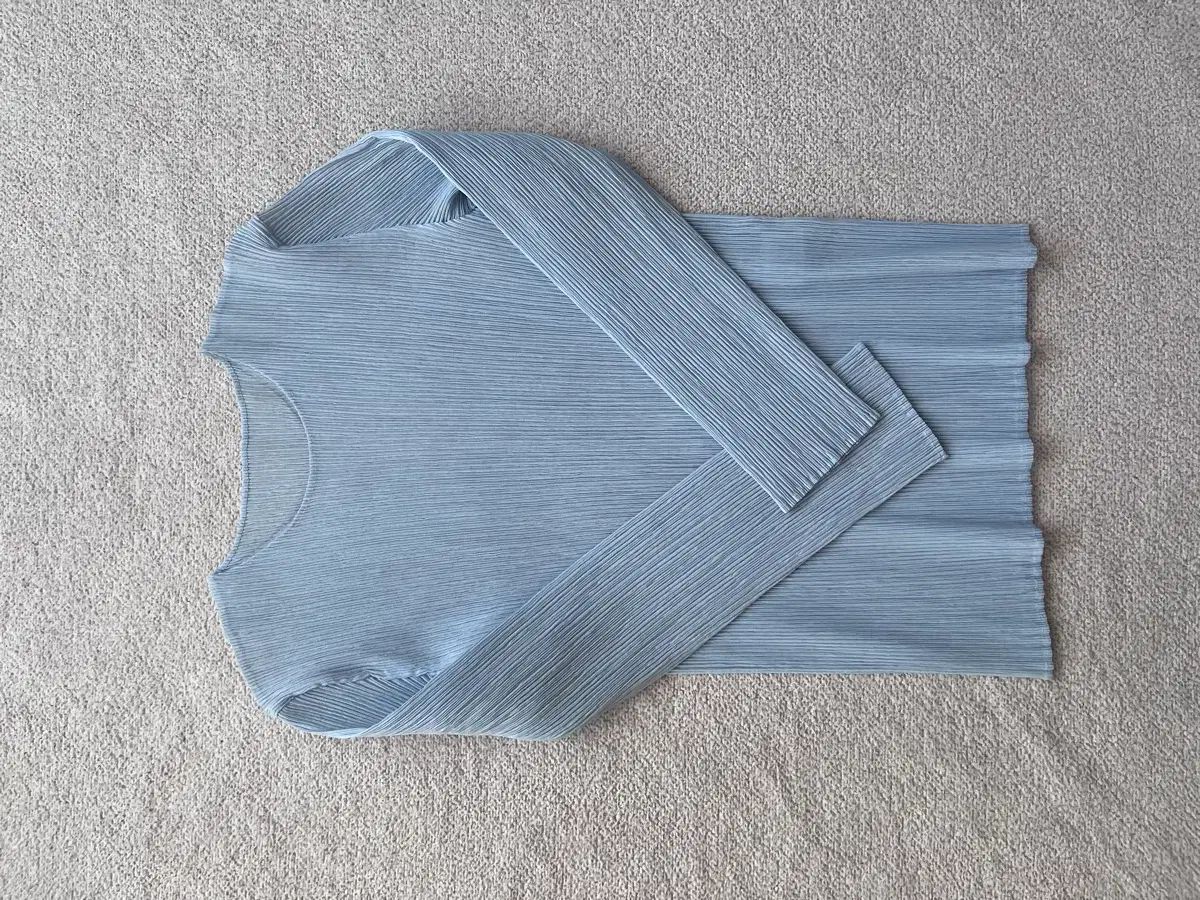 プリーツ長袖Tシャツ ワンピース セット スカイブルー 黒