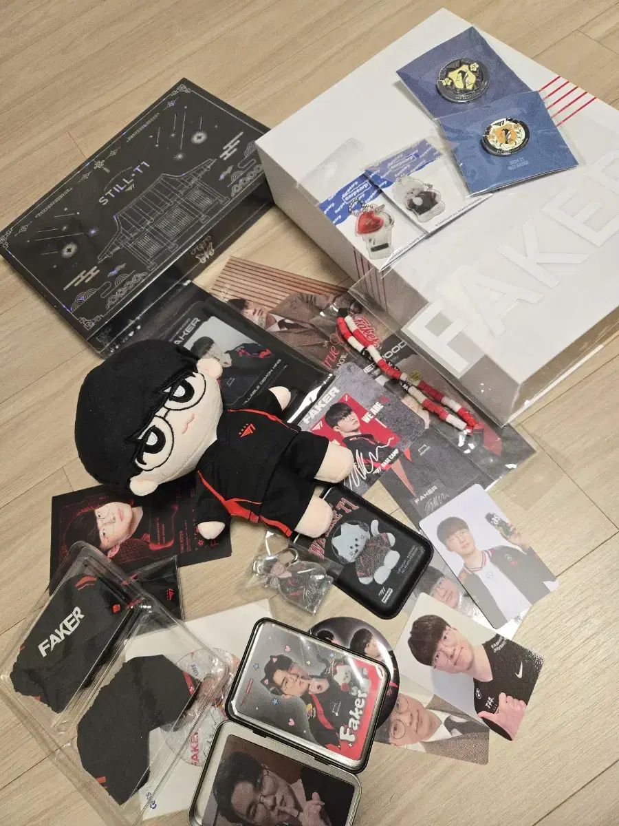 FAKER T 1 ぬいぐるみ 2025 優勝 記念 ぬいぐるみ服 トレカ