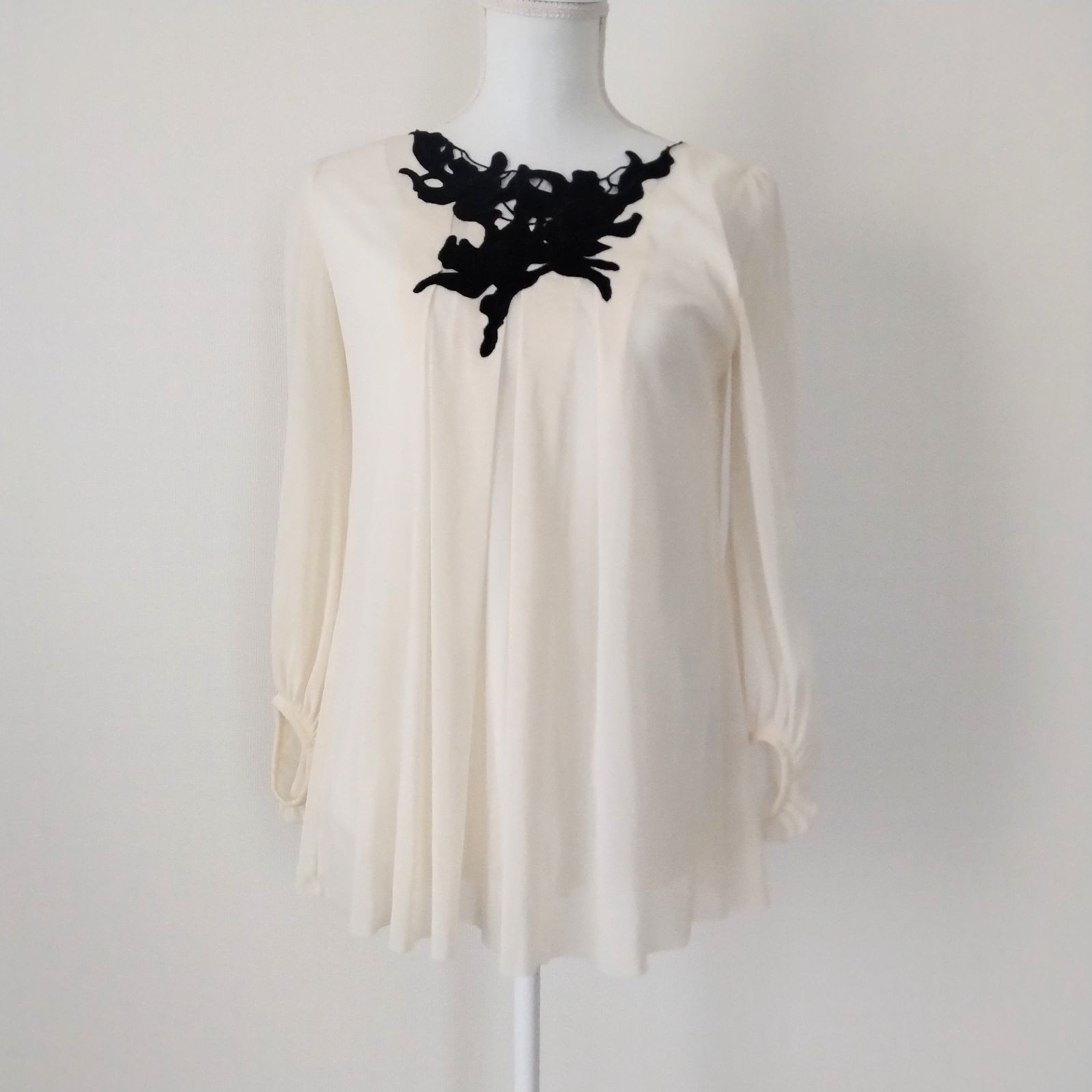 【美品】VIVIENNE TAMパワーネットブラウス VIVIENNE TAM ヴィヴィアンタム 刺繍 パワーネット ブラウス オフ