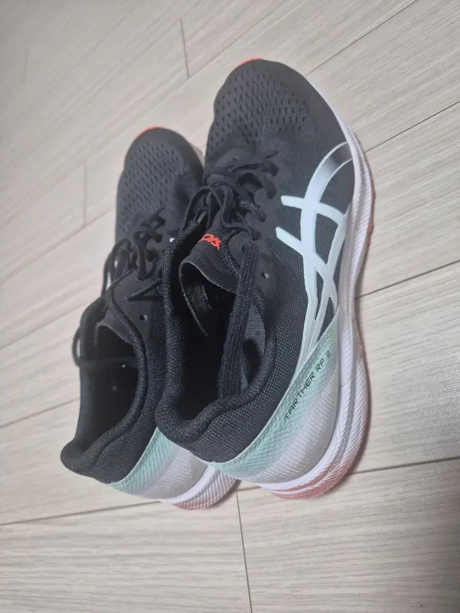 アシックス タサ