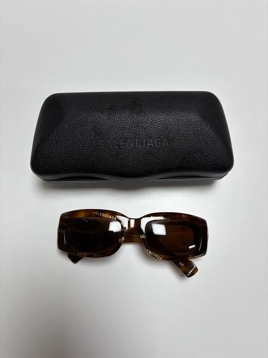 バレンシアガ GD サングラス レオパードバージョン