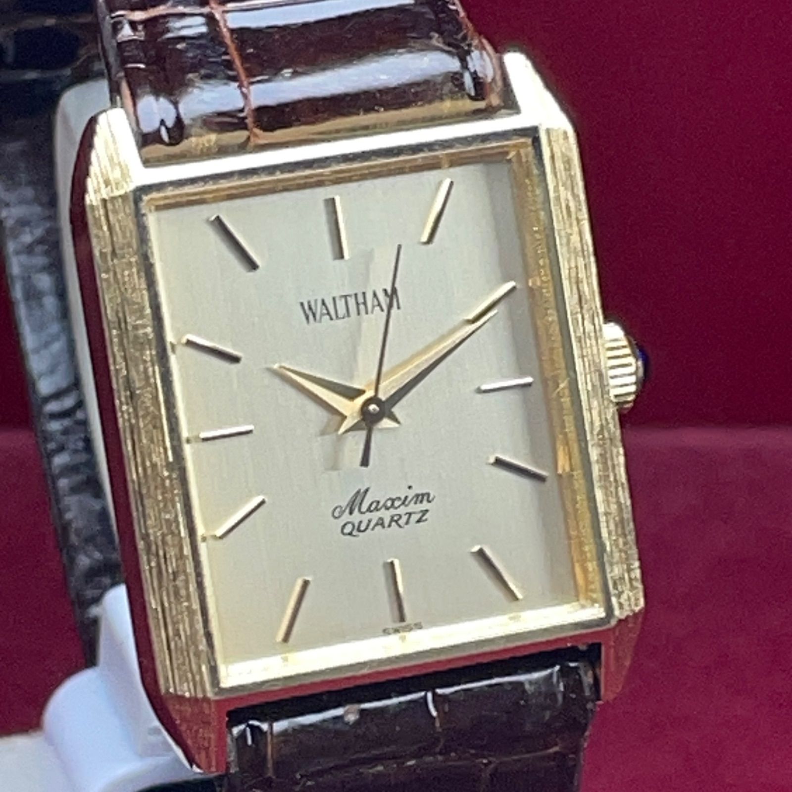  ♥ 厚金張り WALTHAM Maxim QZ 電池 クォーツ ヴィンテージ アンティーク 稼働 ウォルサム マキシム 腕時計 腕時計(クォーツ) 腕時計(アナログ)