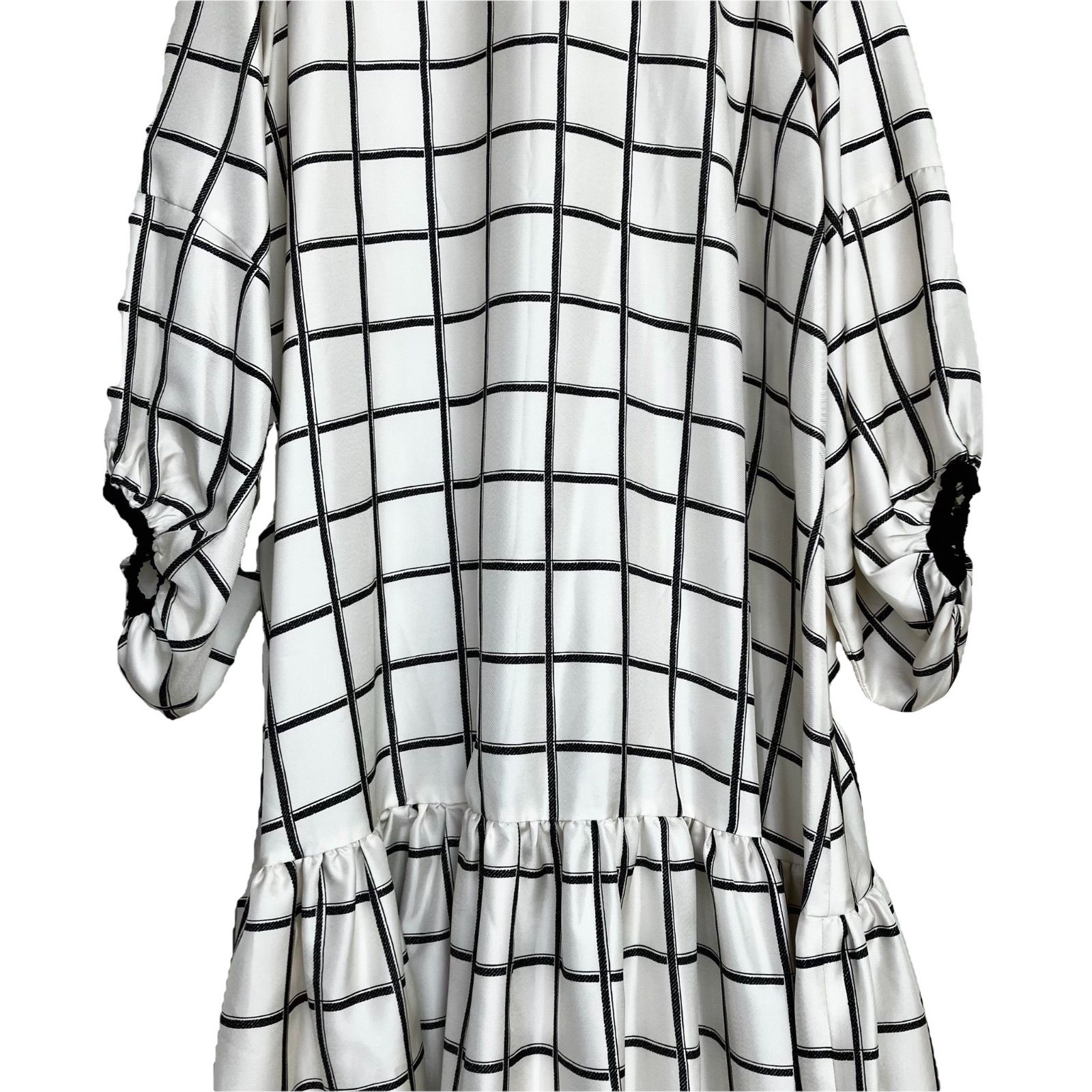 ウィンドペンギャザーワンピース