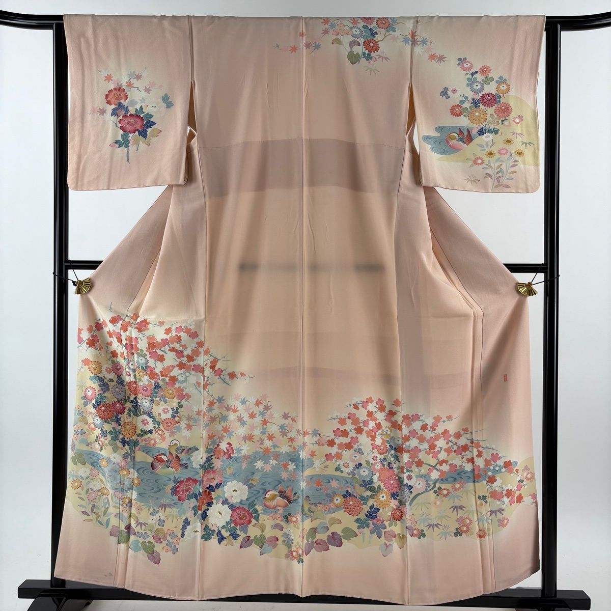 訪問着 身丈158 5 cm 裄丈63 S 袷 落款 菊 鴛鴦 染め分け ぼかし 薄ピンク 正絹 名品 一つ紋