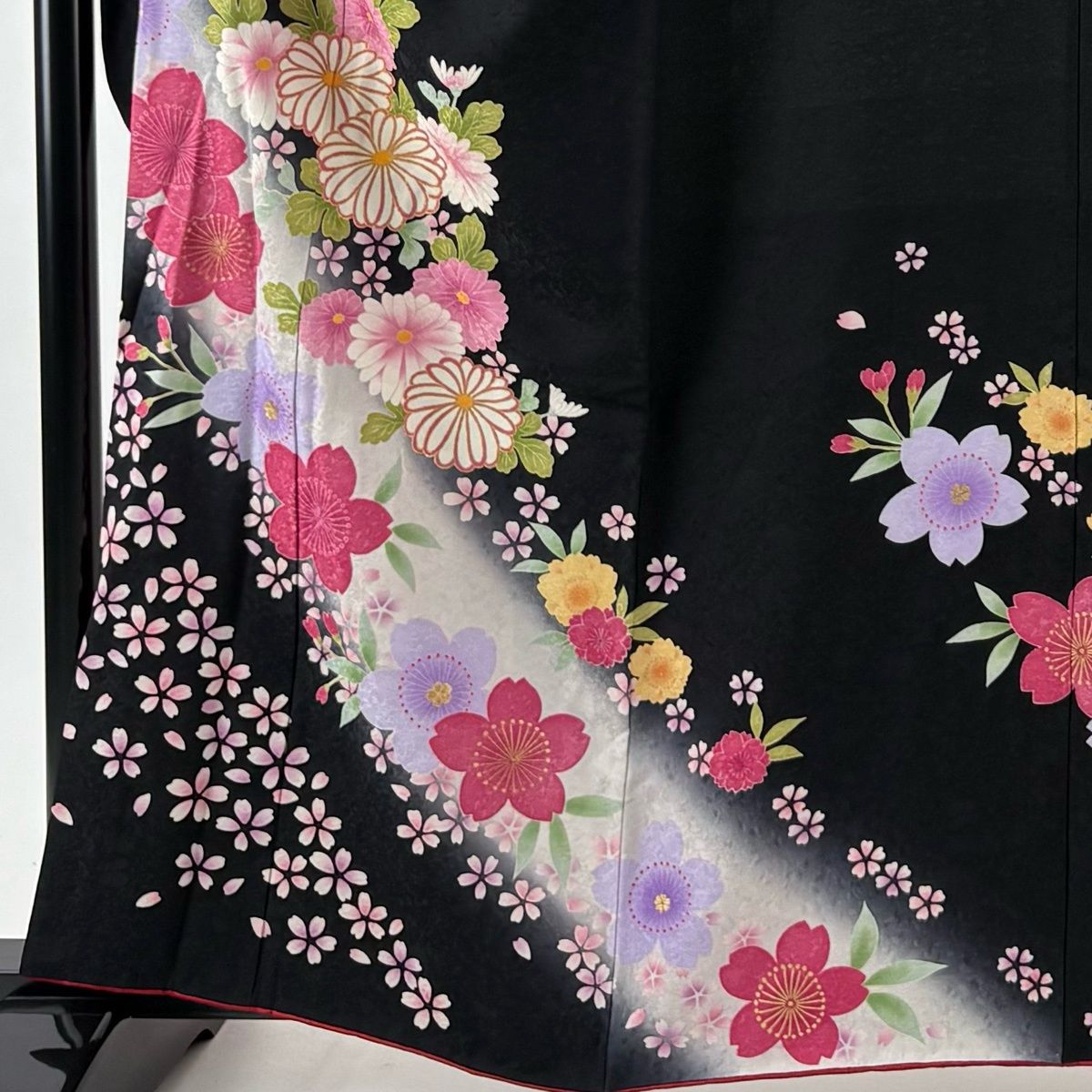 振袖 身丈161 cm 裄丈64 M 袷 鈴乃屋 菊 桜 金彩 ぼかし 黒 正絹 名品