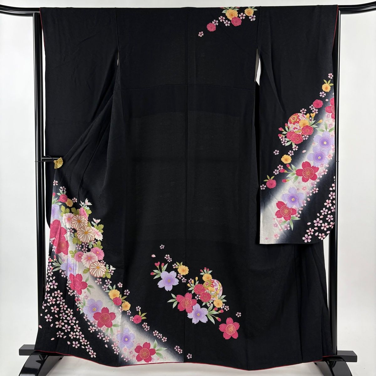 振袖 身丈161 cm 裄丈64 M 袷 鈴乃屋 菊 桜 金彩 ぼかし 黒 正絹 名品