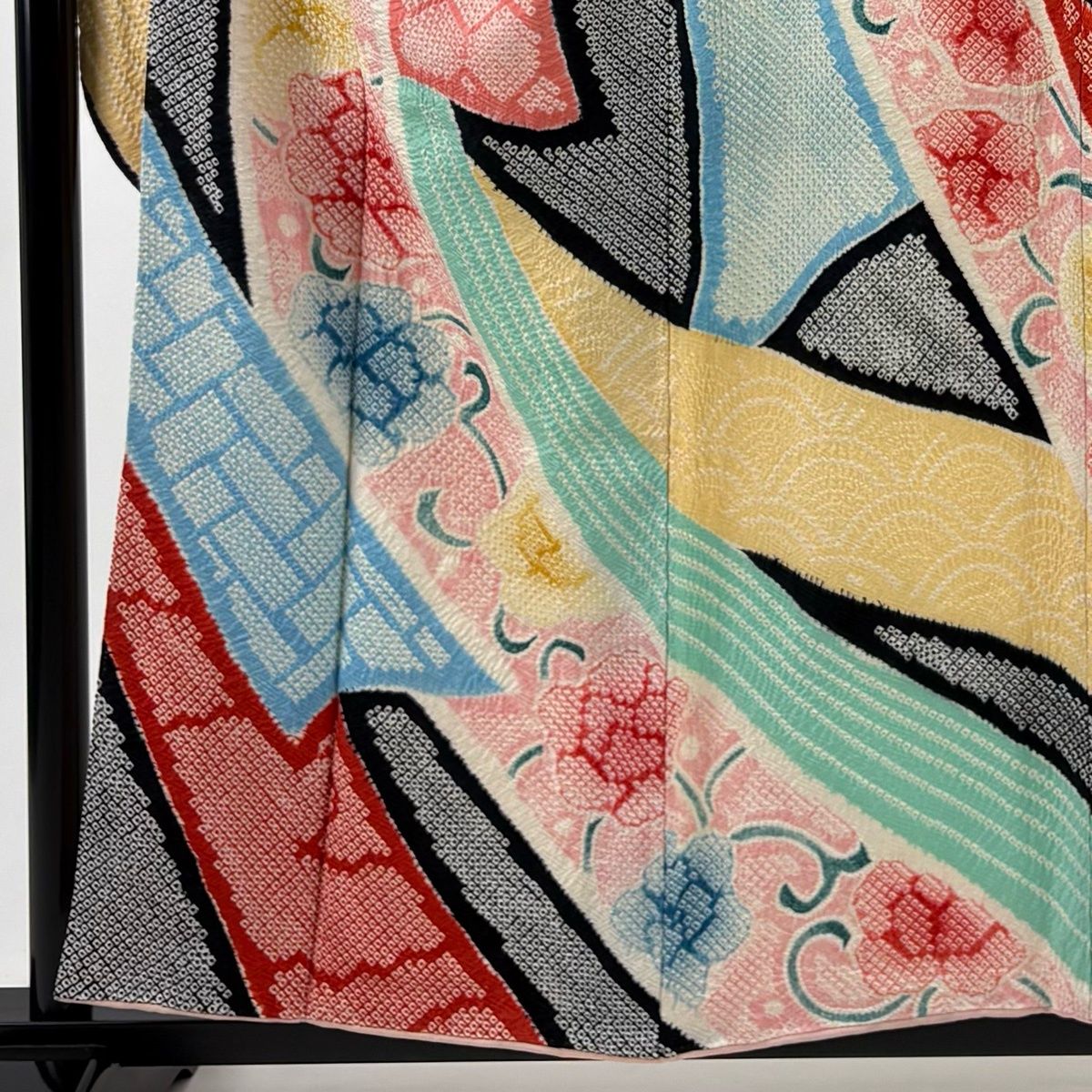振袖 身丈156 5 cm 裄丈64 M 袷 熨斗 花唐草 絞り 黒 正絹 秀品