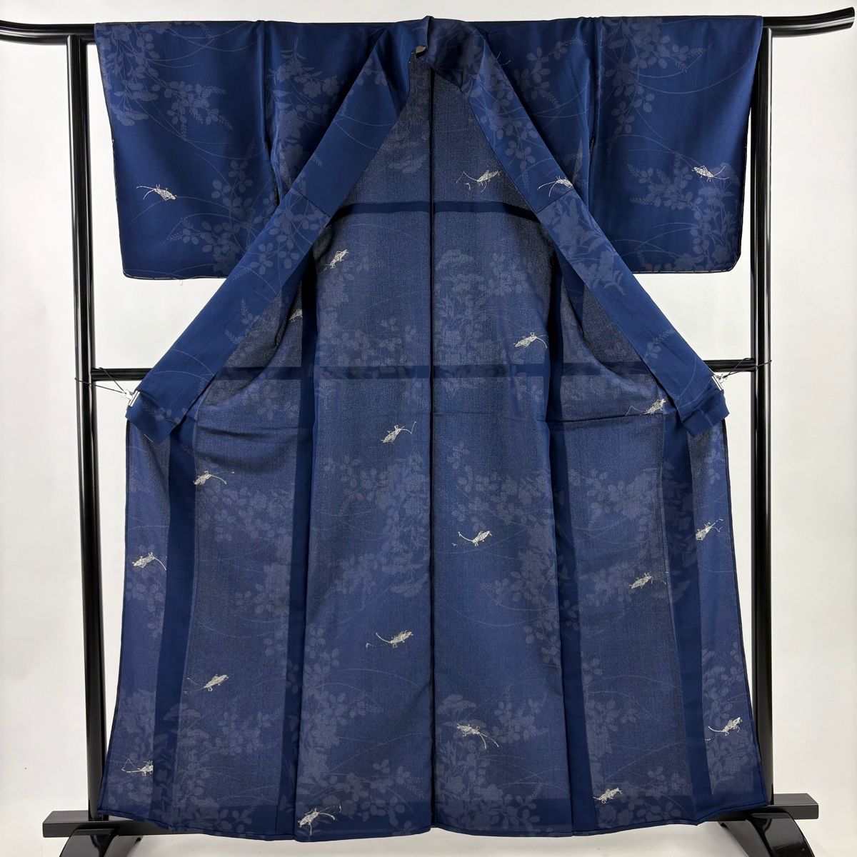  小紋 身丈161 cm 裄丈63 S 薄物 夏紬地 バッタ 秋草 銀糸 紺色 正絹 秀品 小紋 着物