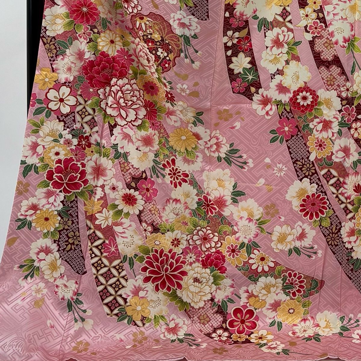 振袖 身丈179 5 cm 裄丈72 L 袷 草花 雪輪 金彩 ピンク 正絹 名品