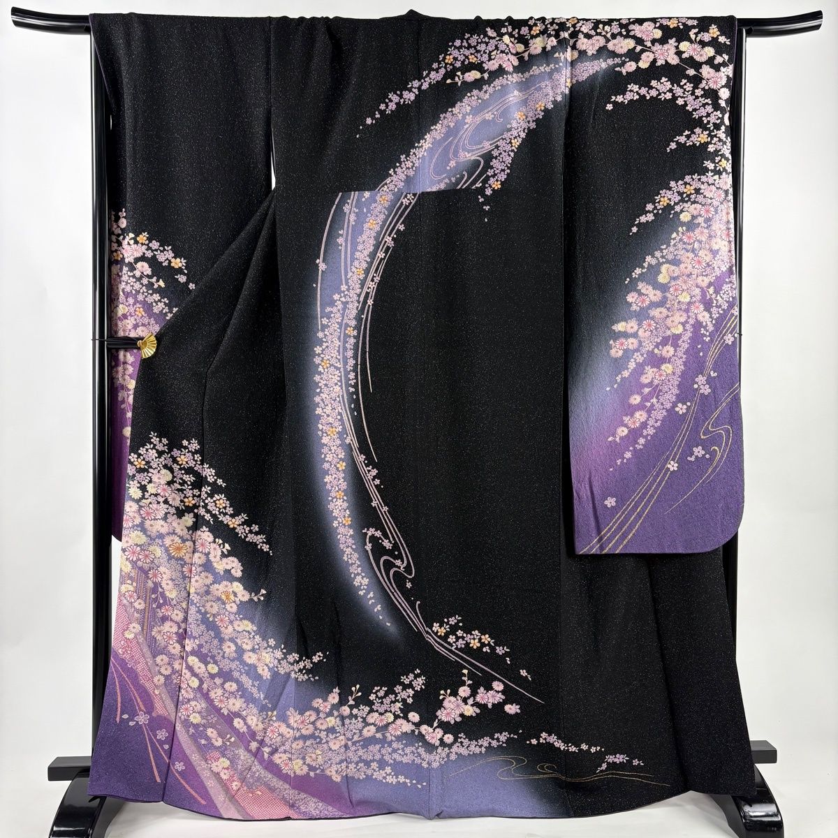 振袖 身丈166 cm 裄丈70 L 袷 菊 桜 銀通し 金彩 黒 正絹 名品