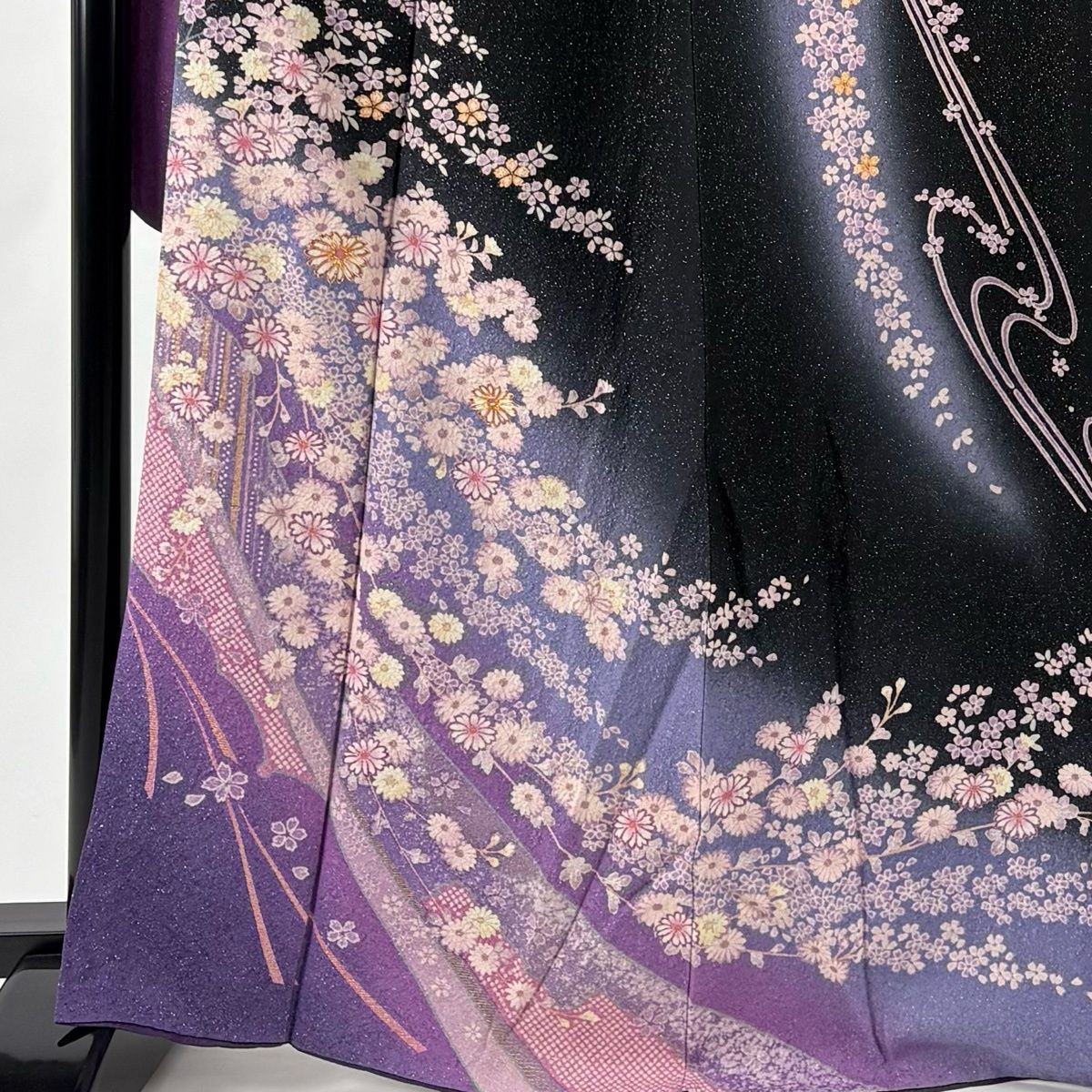 振袖 身丈166 cm 裄丈70 L 袷 菊 桜 銀通し 金彩 黒 正絹 名品