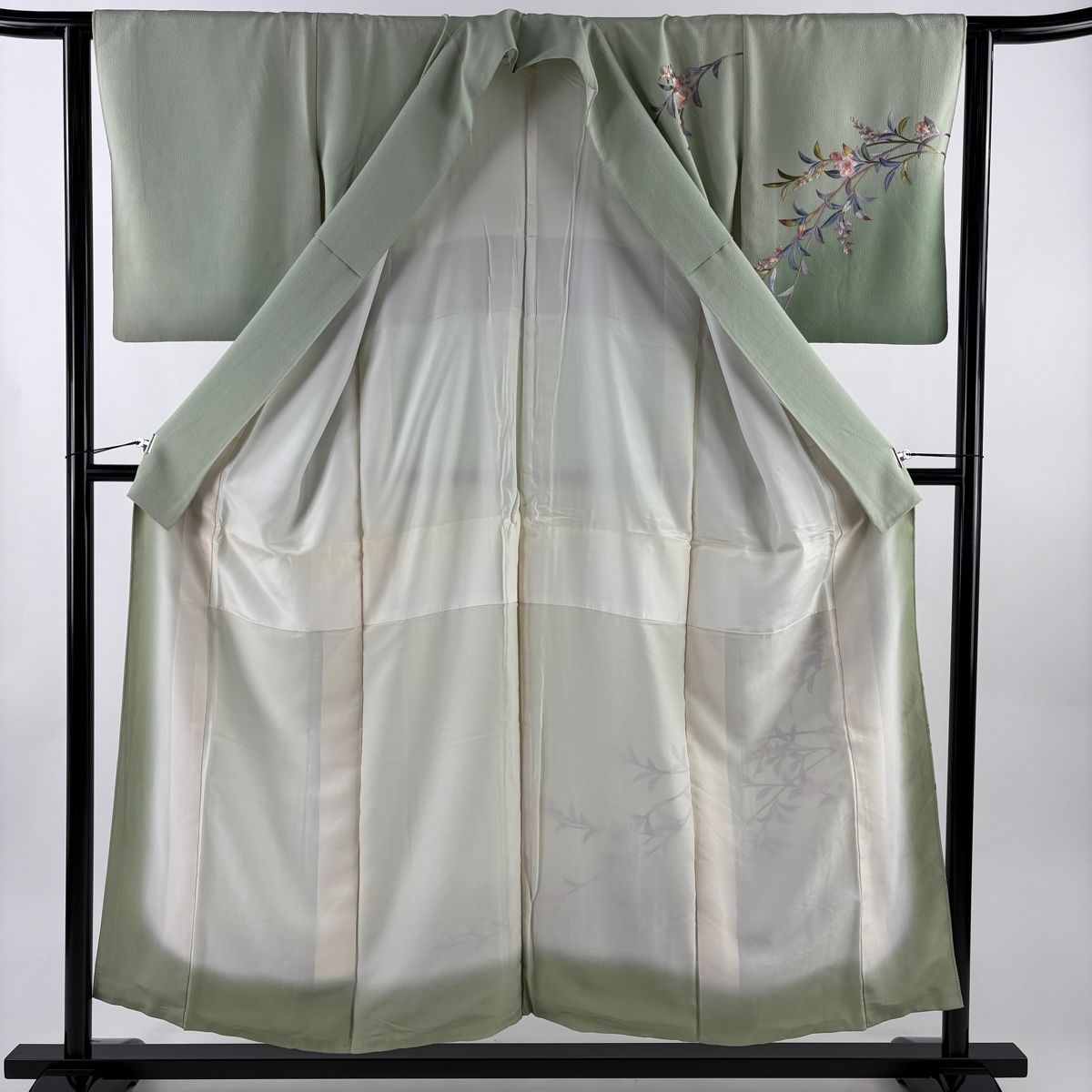  付下げ 身丈153 cm 裄丈63 S 袷 落款 枝花 刺繍 ぼかし 薄緑 正絹 名品 訪問着 付け下げ 着物