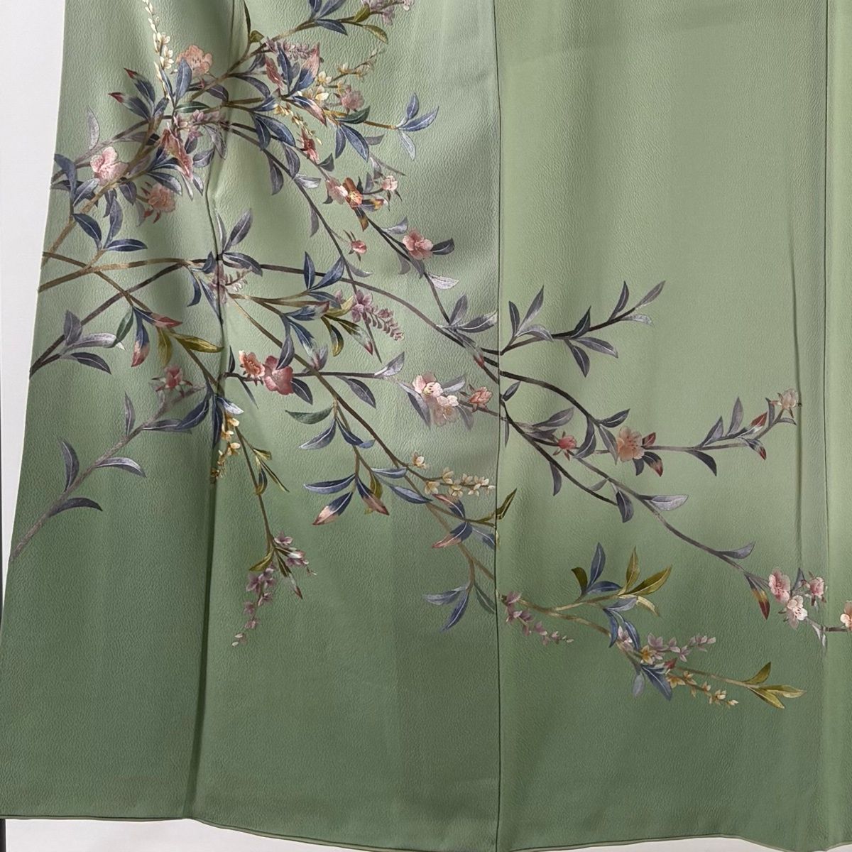 付下げ 身丈153 cm 裄丈63 S 袷 落款 枝花 刺繍 ぼかし 薄緑 正絹 名品