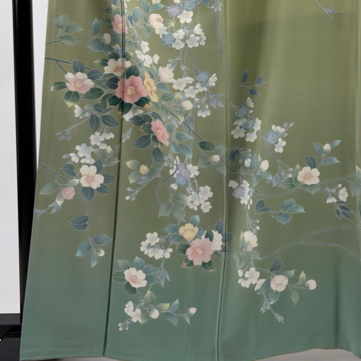 訪問着 身丈162 cm 裄丈66 M 袷 落款 椿 枝垂れ桜 ぼかし 薄緑 正絹 名品