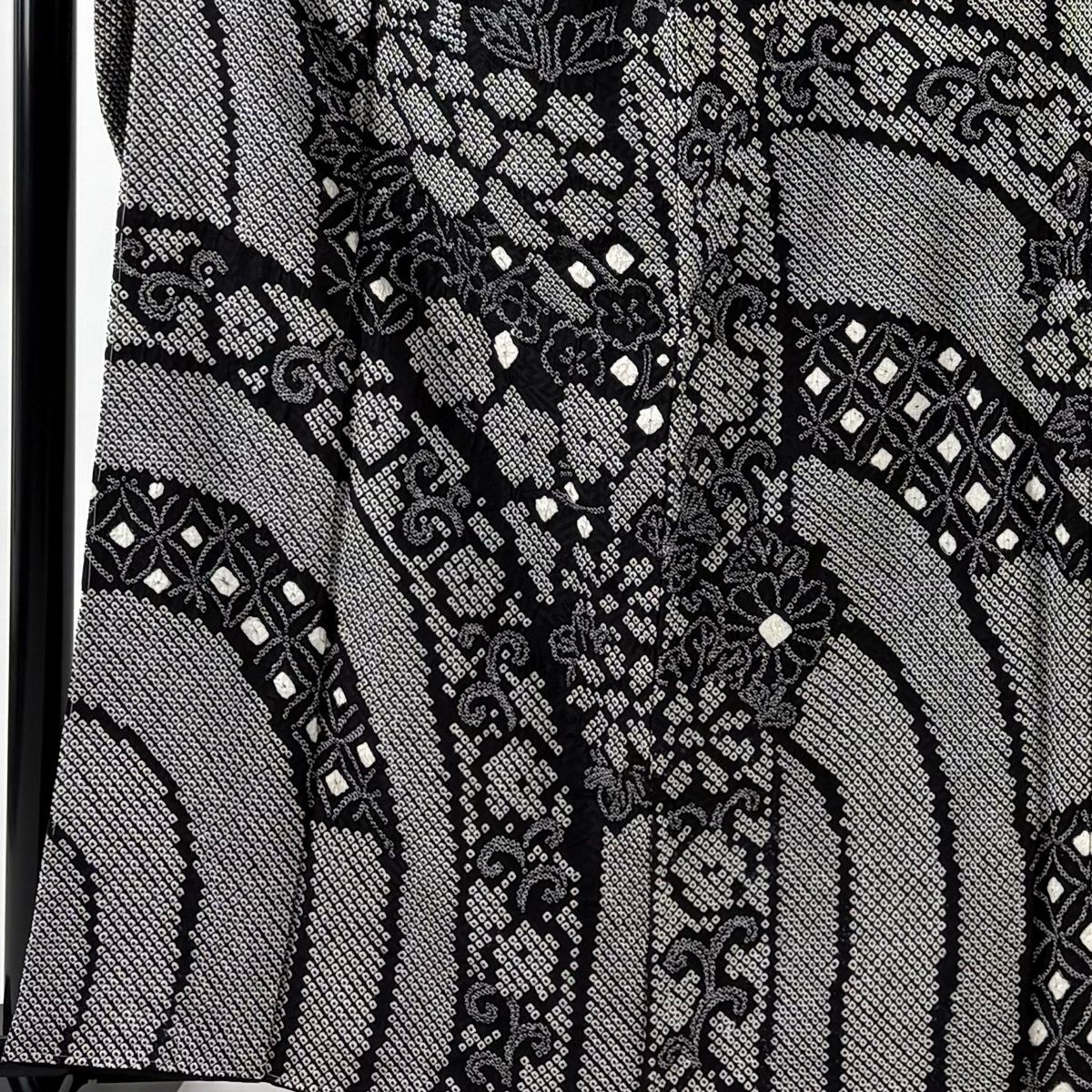 振袖 身丈161 5 cm 裄丈65 M 袷 草花 七宝 総絞り 黒 正絹 名品