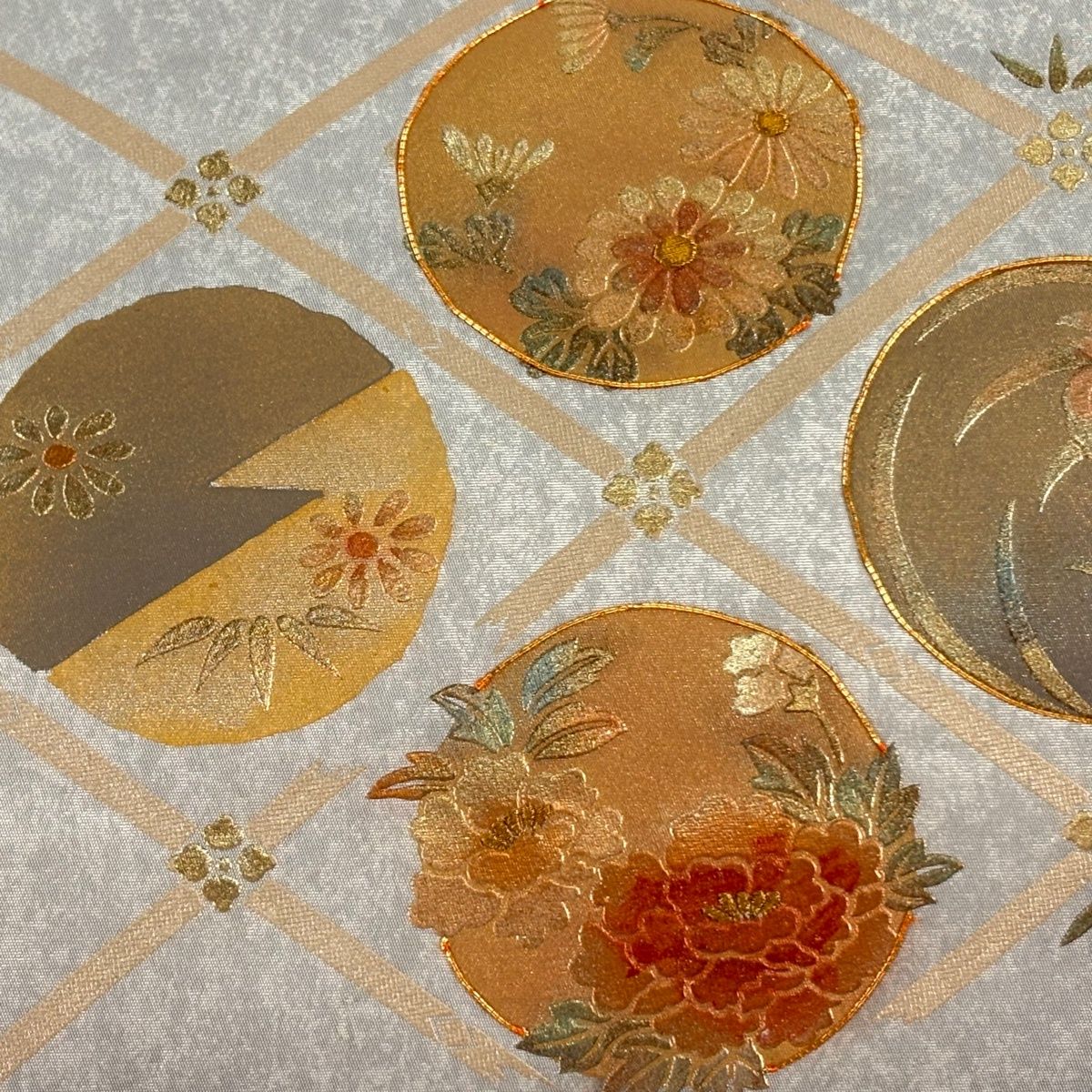 名古屋帯 秀品 格天井 花丸文 箔 金彩 銀色 正絹