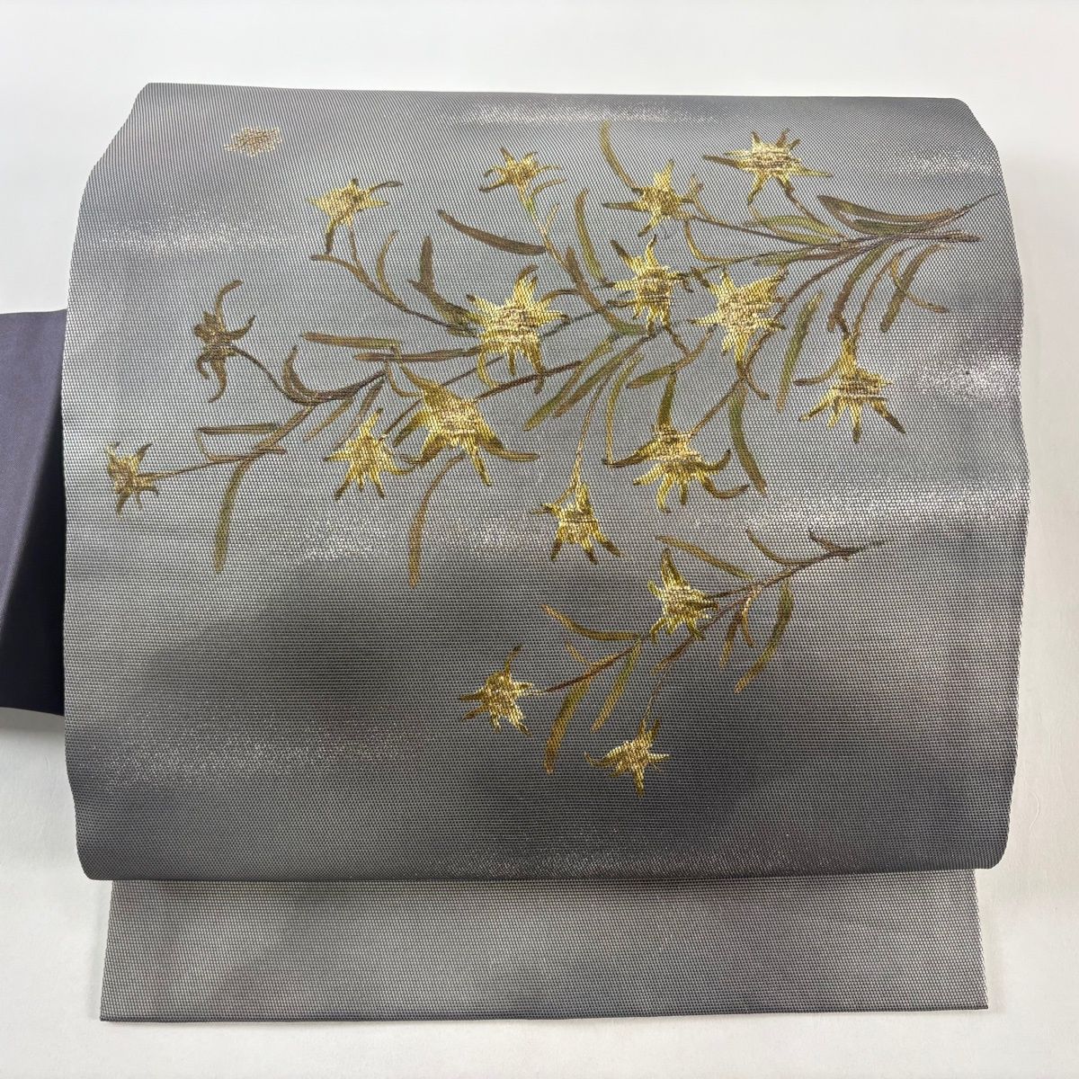 名古屋帯 秀品 花香織 草花 霞 銀彩 箔 紫 正絹
