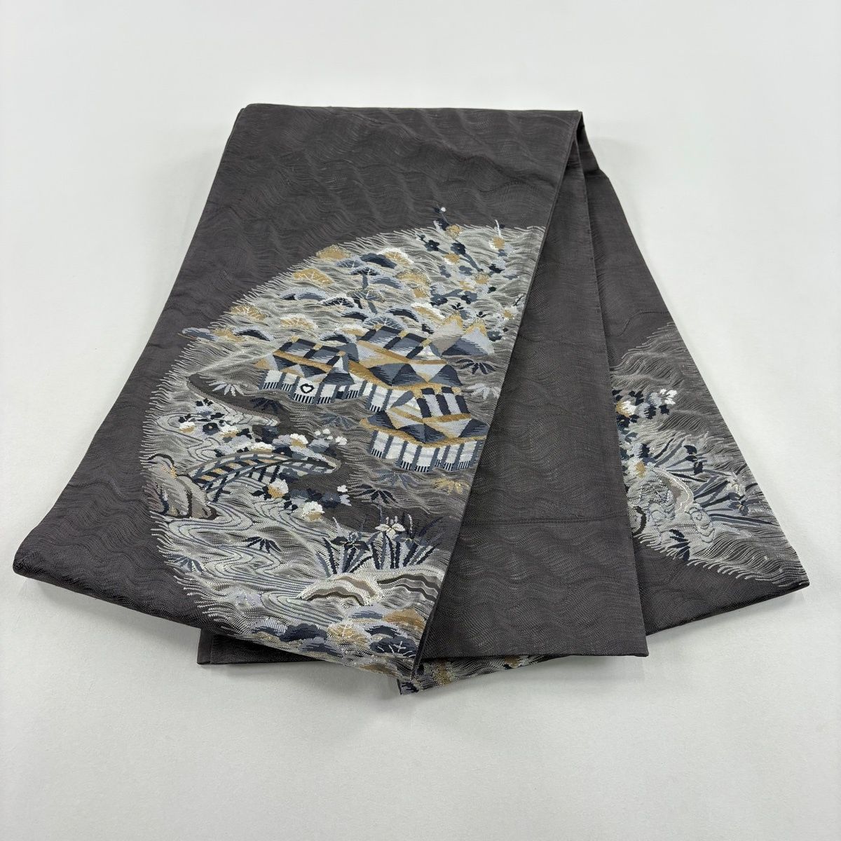 美品】 袋帯 秀品 家屋 松竹梅 銀糸 灰色 お太鼓柄 正絹 【中古