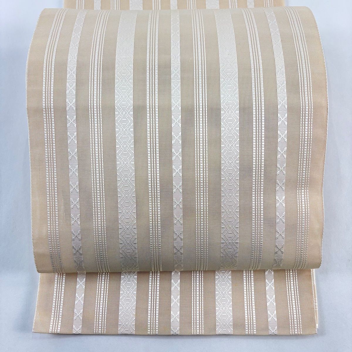 名古屋帯 秀品 夏帯 八寸名古屋帯 松葉仕立て 縞模様 幾何学模様 クリーム 正絹