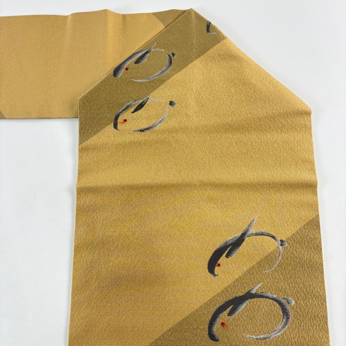 名古屋帯 秀品 うさぎ 刺繍 黄土色 正絹