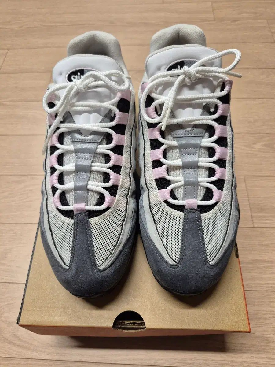 ナイキ エアマックス 95 ガンスモーク ピンク フォーム