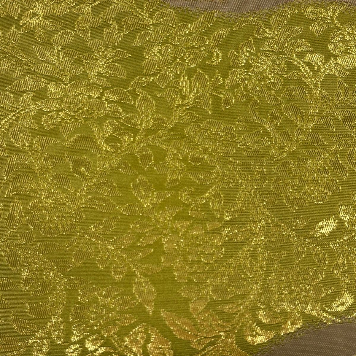 名古屋帯 秀品 花唐草 霞 箔 鶯色 正絹