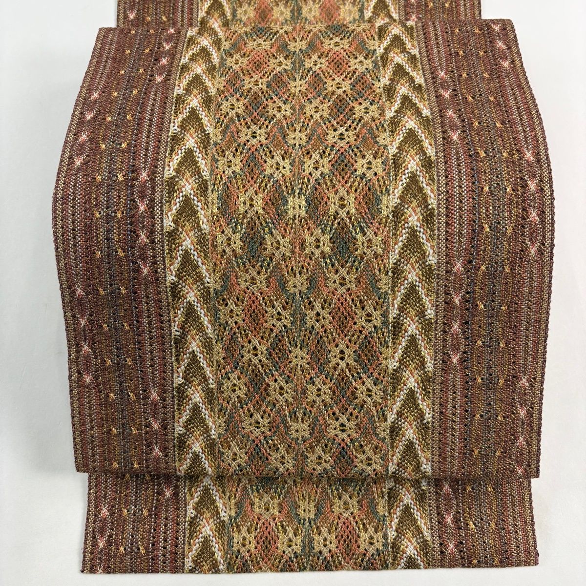 名古屋帯 秀品 松葉仕立て 八寸名古屋帯 やまと 縞 幾何学 金糸 薄茶色 正絹