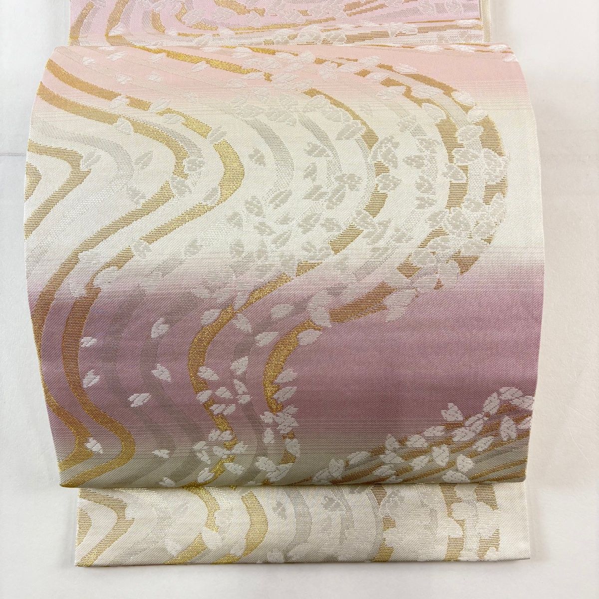 袋帯 名品 桜の花びら 流水 金糸 箔 薄ピンク 六通 正絹