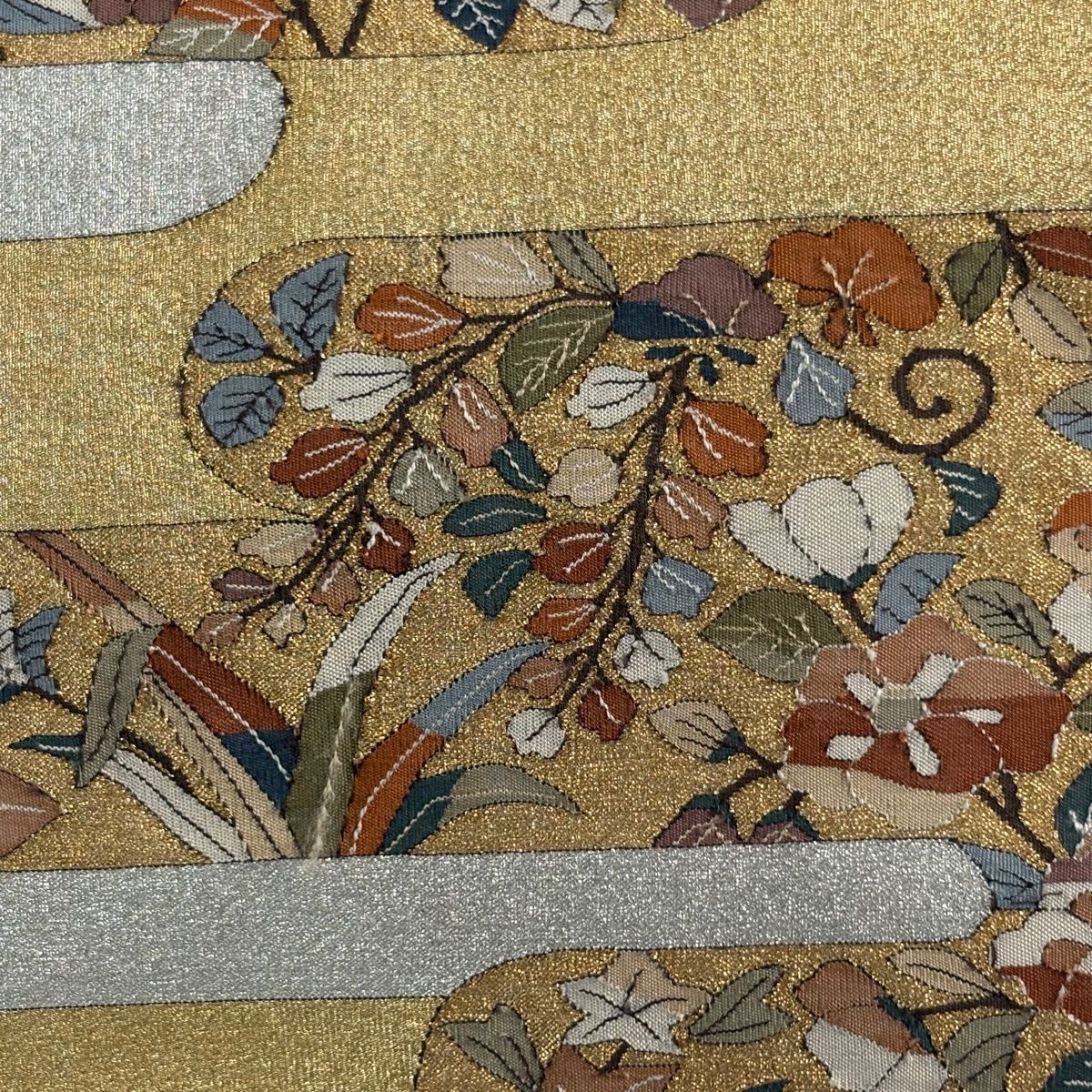 袋帯 名品 霞 草花 金銀糸 金色 お太鼓柄 正絹