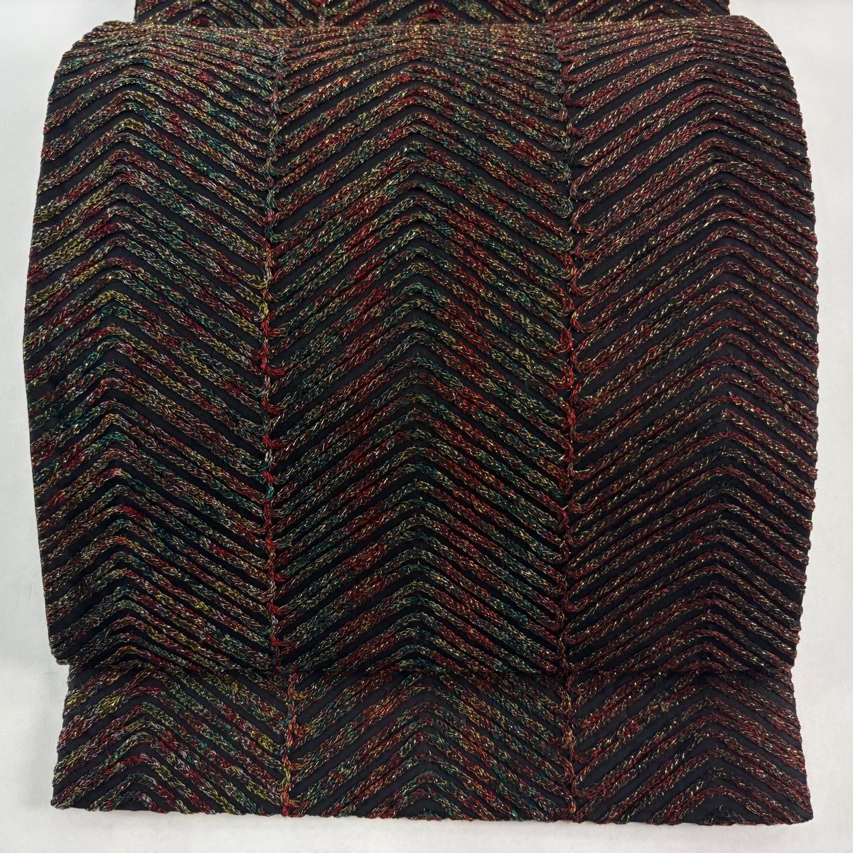 袋帯 名品 無月 落款 幾何学 箔 赤黒 全通 正絹