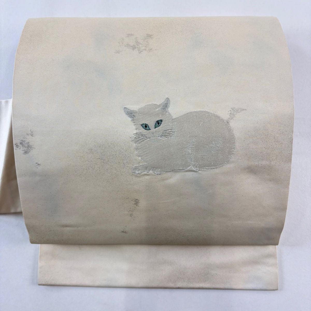 名古屋帯 名品 猫 刺繍 銀糸 クリーム 正絹