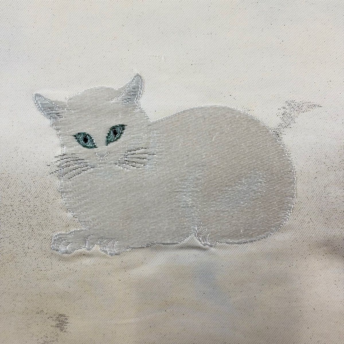 名古屋帯 名品 猫 刺繍 銀糸 クリーム 正絹