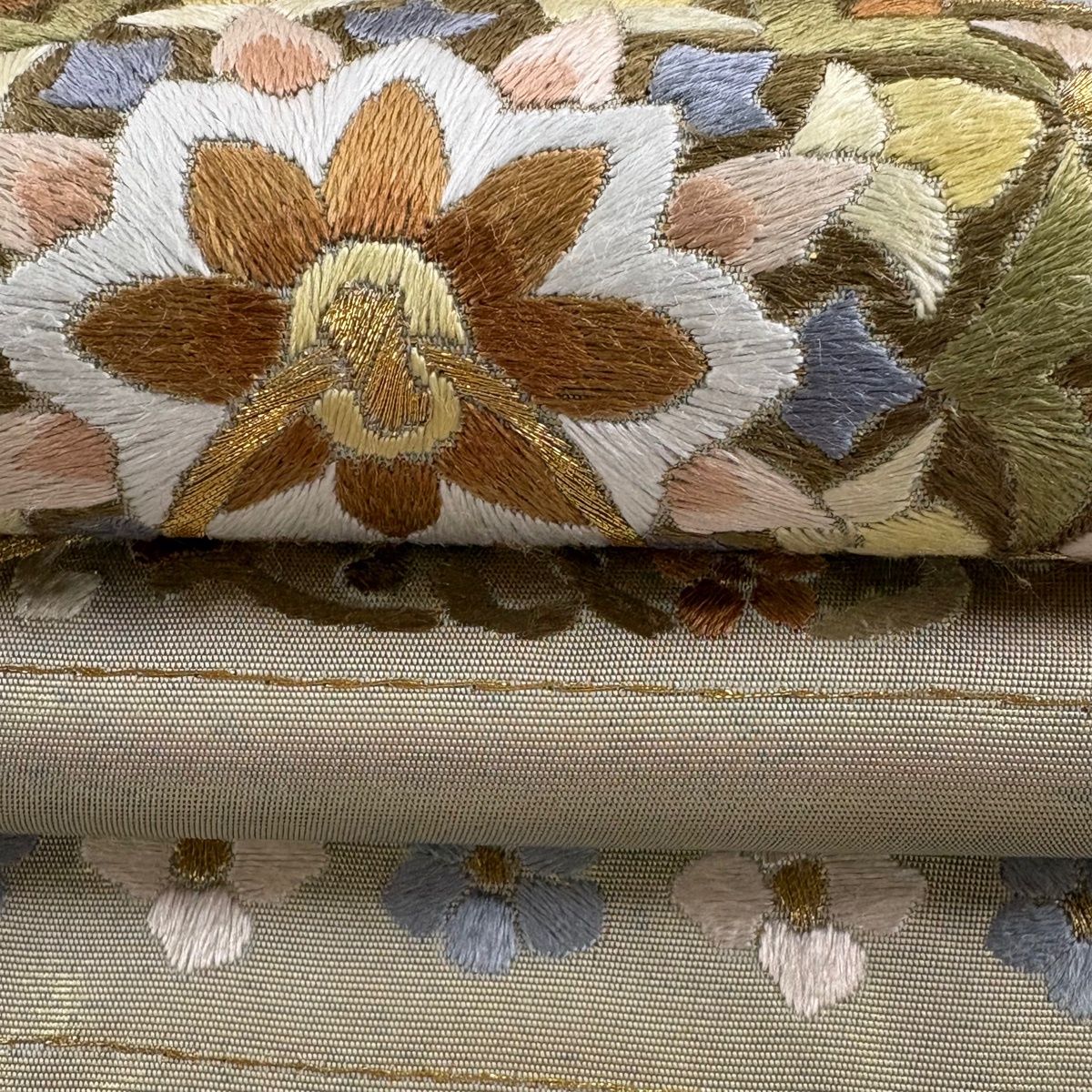  袋帯 鏡裏文 草花 刺繍 金糸 金色 六通 正絹 袋帯 帯