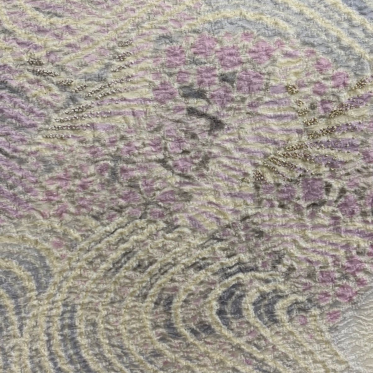 袋帯 滝泰 落款 波 幾何学 絞り 金銀糸 ベージュ お太鼓柄 正絹