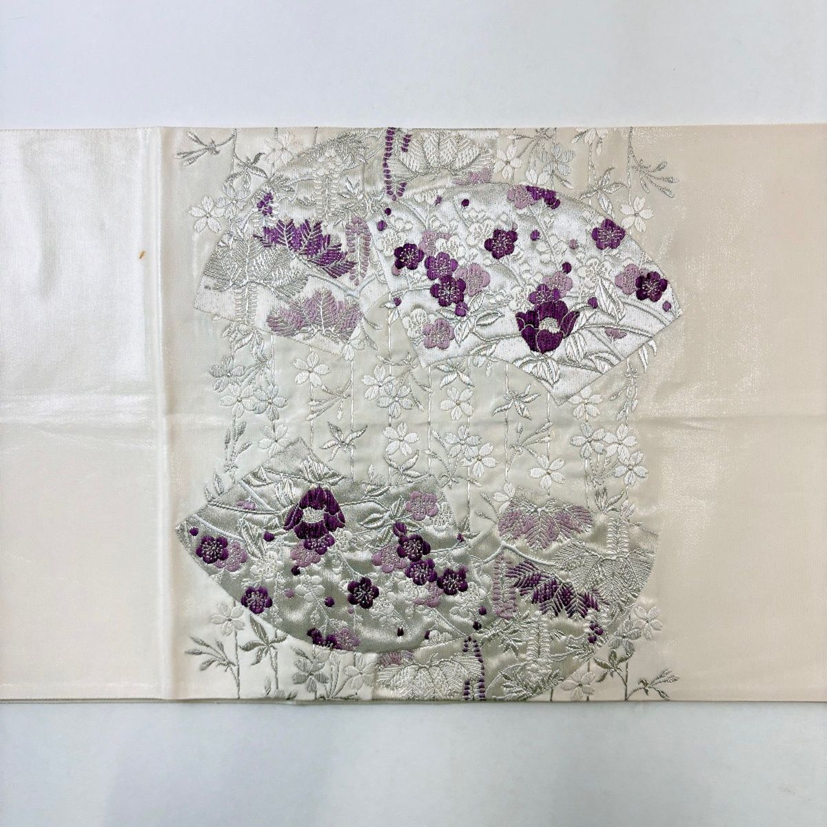  袋帯 名品 帝王紫 落款 薫香扇面桜花模様 箔 銀糸 クリーム お太鼓柄 正絹 袋帯 帯