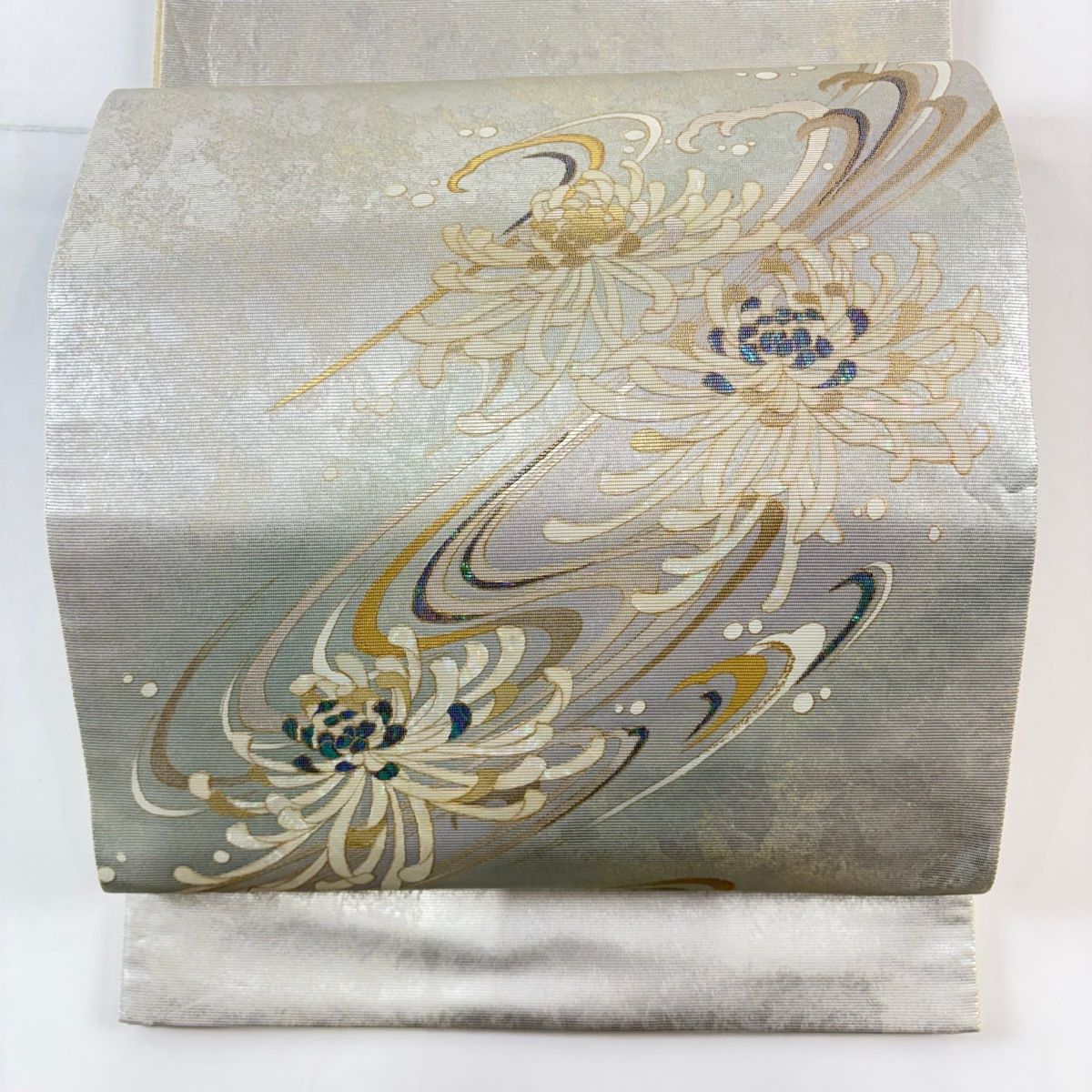 袋帯 名品 やまと 菊 流水 螺鈿箔 灰白 お太鼓柄 正絹