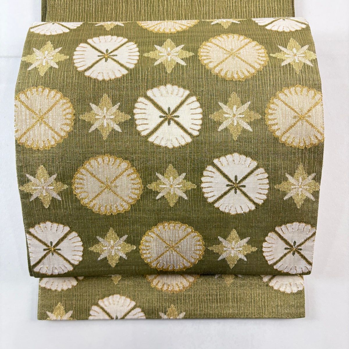 袋帯 名品 綴れ 花 菱 金糸 鶯色 お太鼓柄 正絹