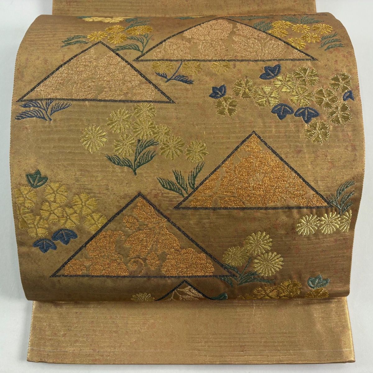 袋帯 名品 落款 コシノヒロコ 菊 幾何学模様 金糸 箔 金色 六通 正絹