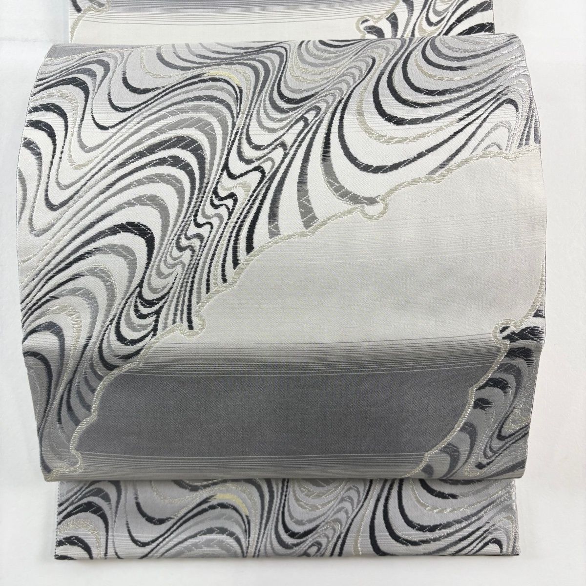 袋帯 名品 新小石丸 松煙染 流水 雪輪 銀糸 ぼかし 灰色 六通 正絹