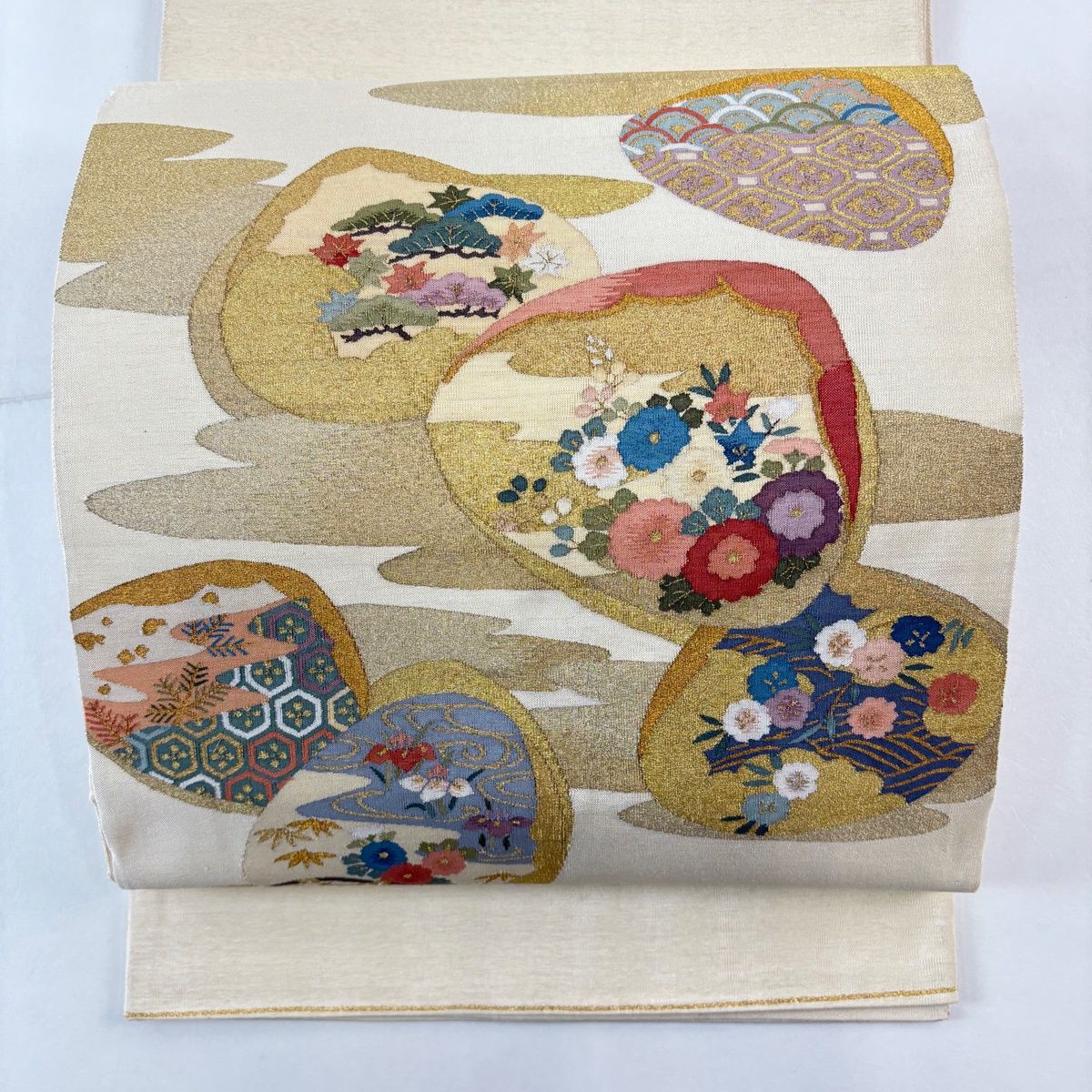 袋帯 名品 貝合わせ 草花 金糸 クリーム お太鼓柄 正絹